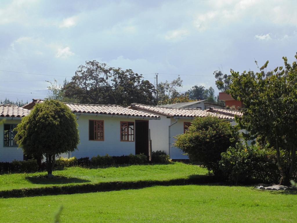 Puembo Hosteria Rosa Blanca מראה חיצוני תמונה